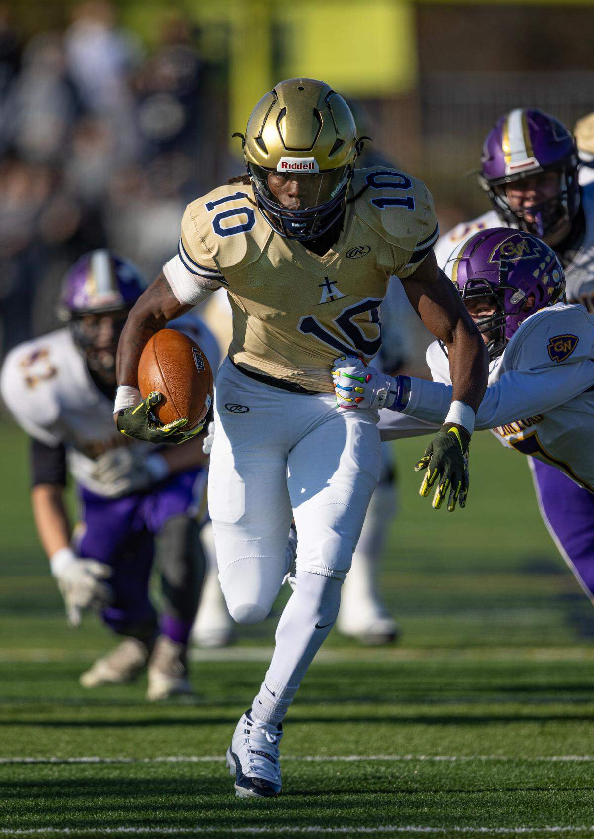 Althoff’s Dierre Hill Jr. (10) breaks loose against Casey-Westfield in the IHSA Class 1A quarterfinals game Saturday.
