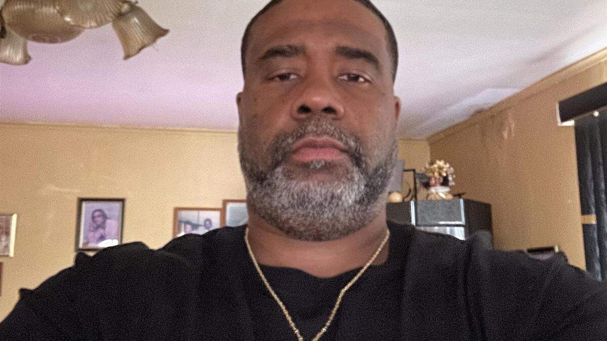 In a selfie shared with Capitol News Illinois, Charles Collins prepares for his first Christmas at home in 14 years. Collins was sentenced to life in prison under the state’s “three-strikes” law for drug convictions. He was released last week from the Department of Corrections after the Illinois Prisoner Review Board unanimously granted parole. (Photo submitted)