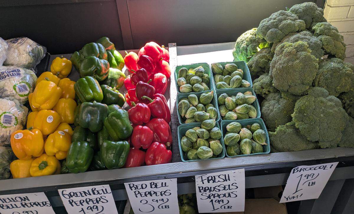 Bell peppers, Brussels sprouts and broccoli
