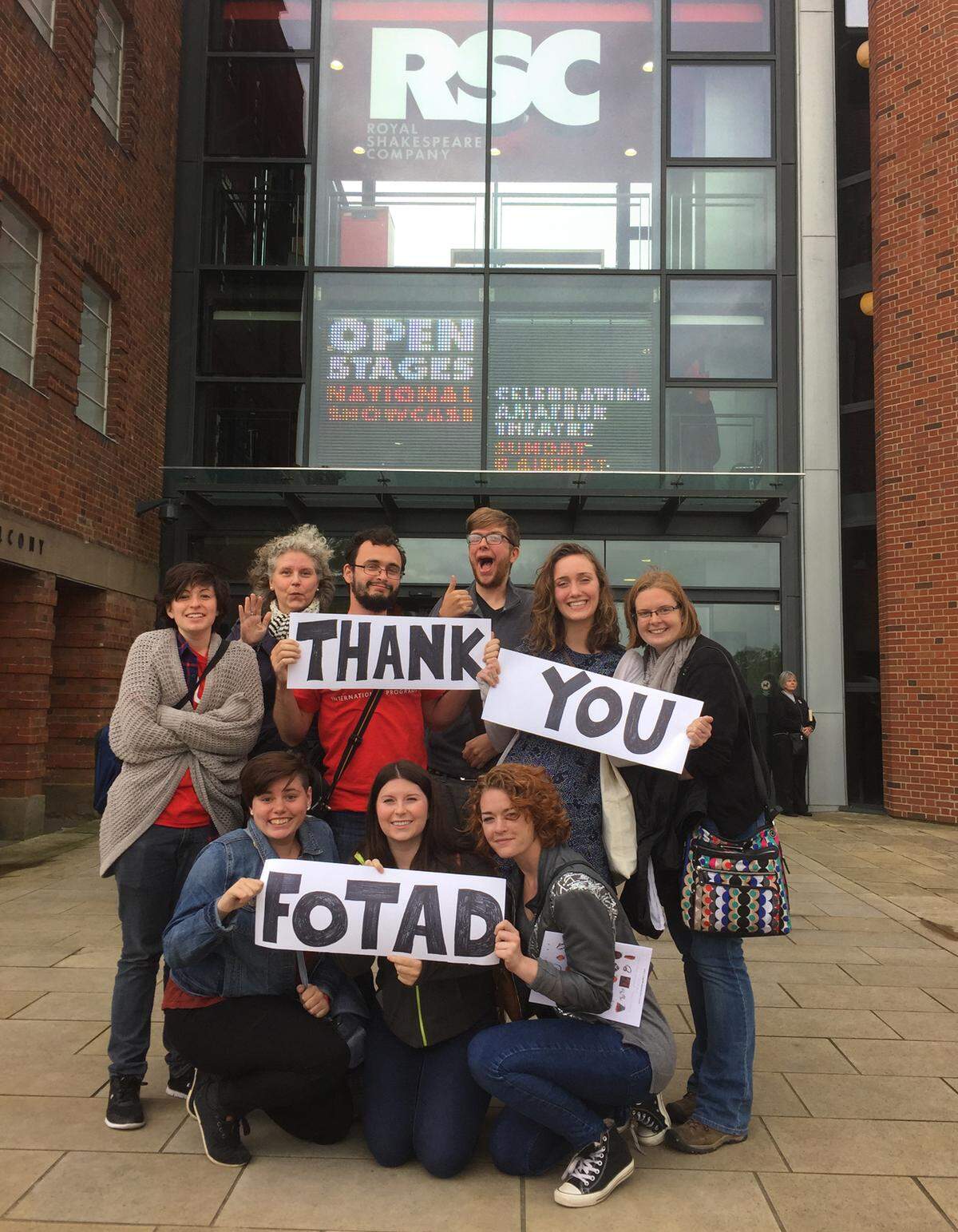 Southern Illinois University Edwardsville Theater and Dance students in Stratford-on-Avon, England.