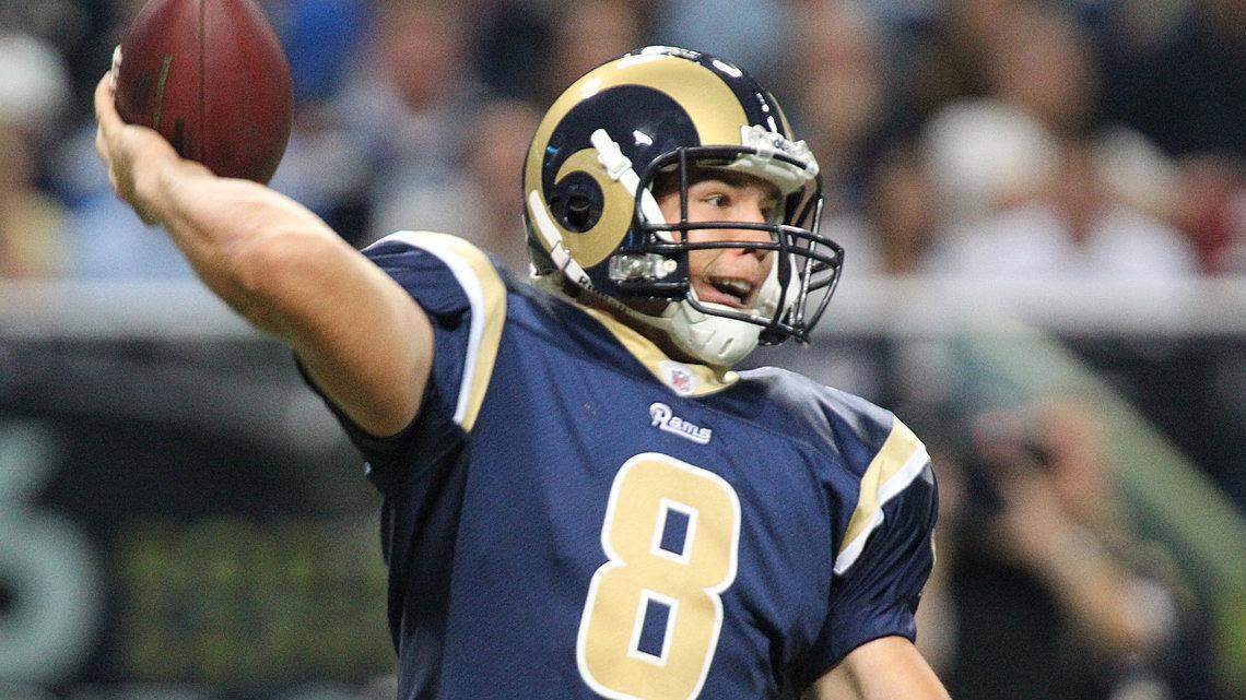 Rams send Bradford to Eagles for Foles