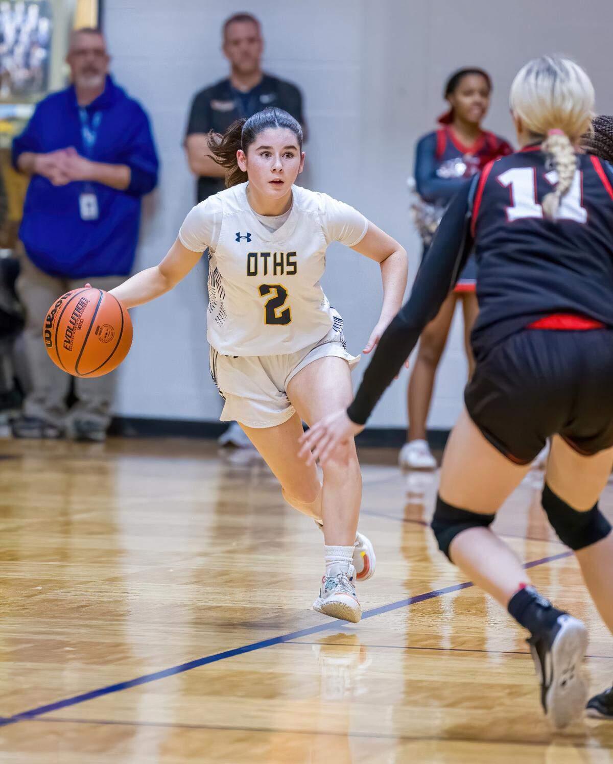 O’Fallon Josie Christopher brings the ball up court against Alton during the IHSA Class 4A O’Fallon Sectional semifinals. The Panthers ultimately prevailed 49-43.