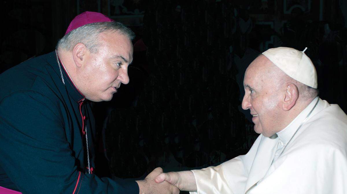 Belleville Bishop Michael G. McGovern shakes hands with Pope Francis on Sept. 8, 2022, during a seminar in Rome for 150 new bishops from around the world.