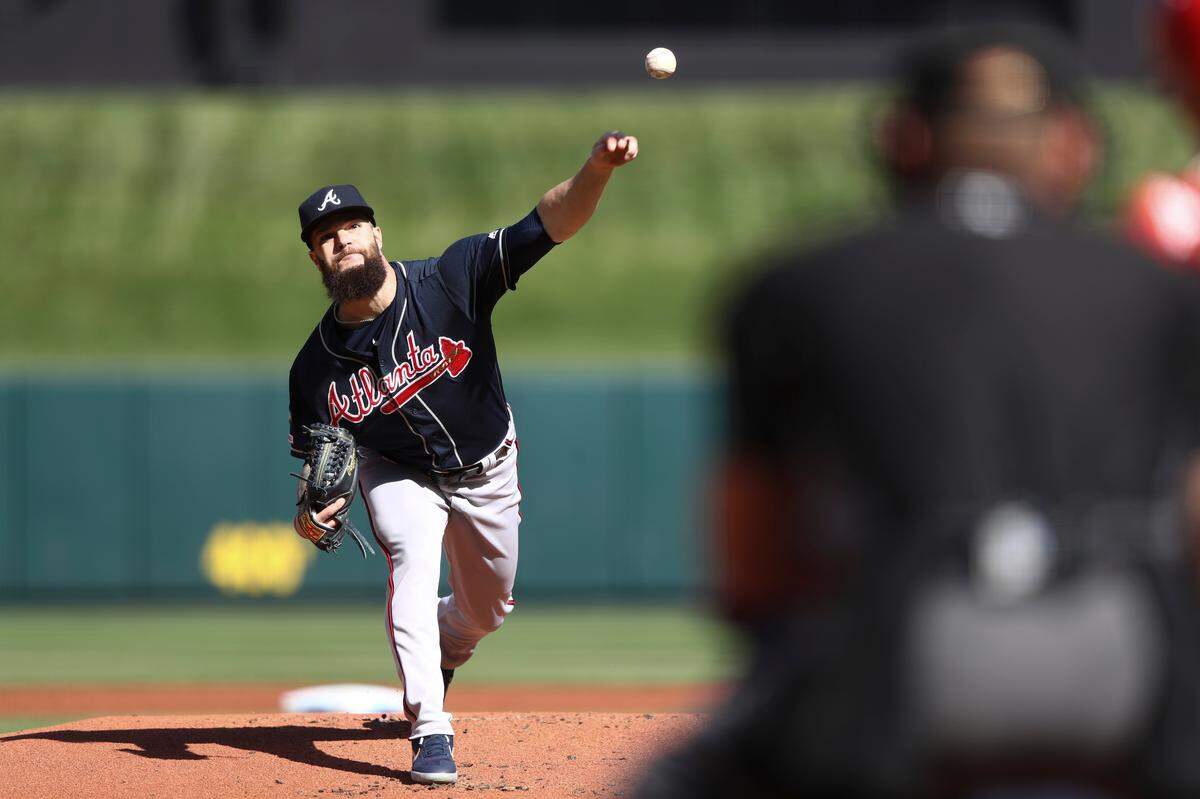Dallas Keuchel would bring stability to the St. Louis Cardinals’ pitching staff.