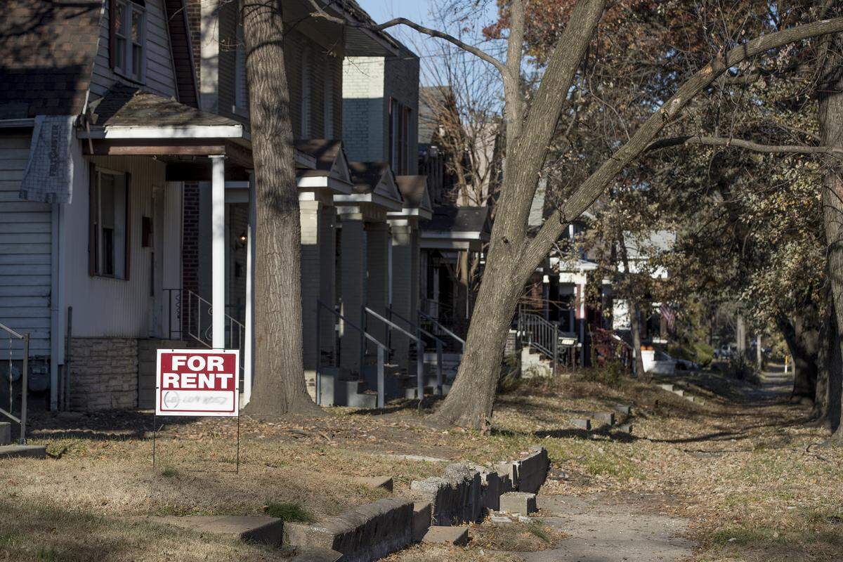 A “for rent” sign outside of a home on Edison Avenue in Granite City.