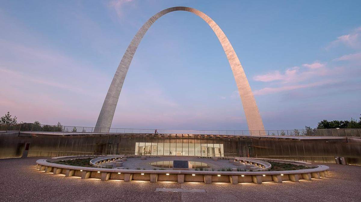 Visitors could walk the grounds at Gateway Arch National Park in St. Louis, but they couldn’t go in the museum or Old Courthouse during the partial federal government shutdown.