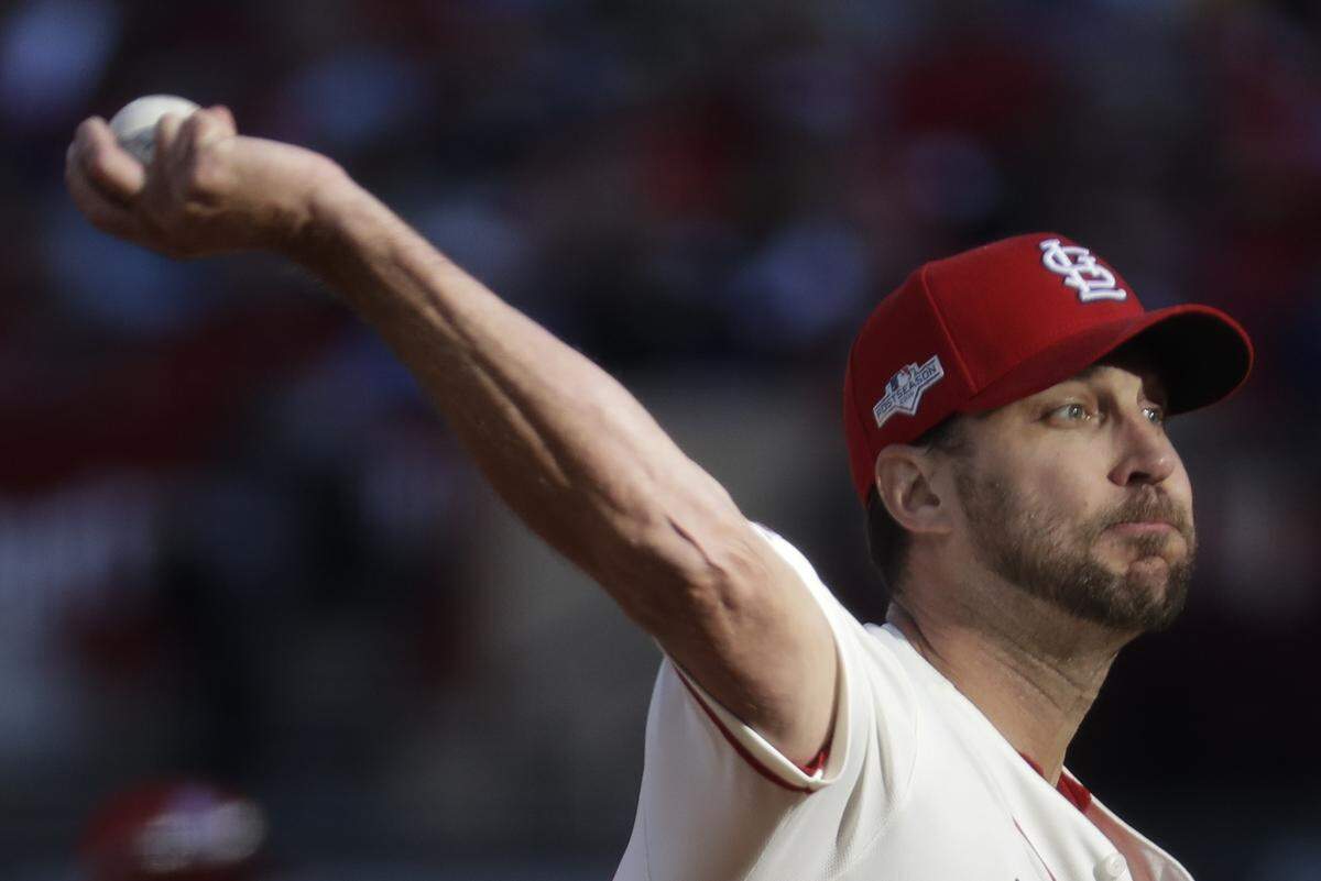 Has Adam Wainwright thrown his last pitch in the majors? (AP Photo/Mark Humphrey)