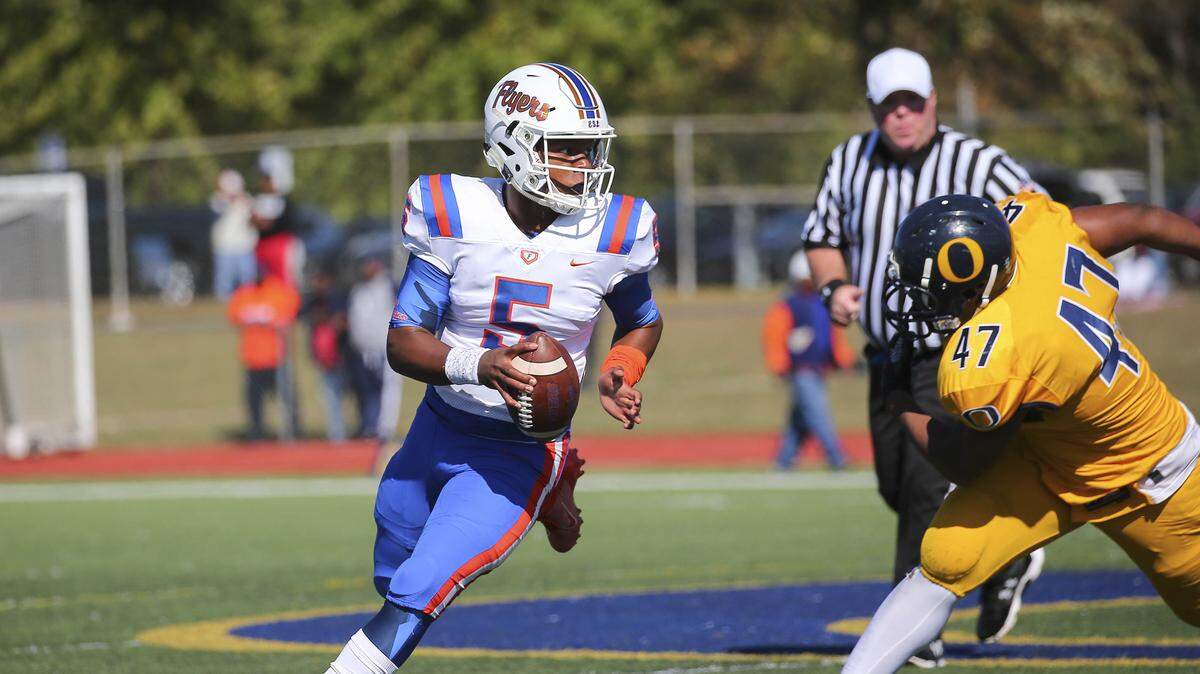 East St. Louis’ Tyler Macon will lead the Flyers into a Class 6A quarterfinal round game against Oak Lawn Richards