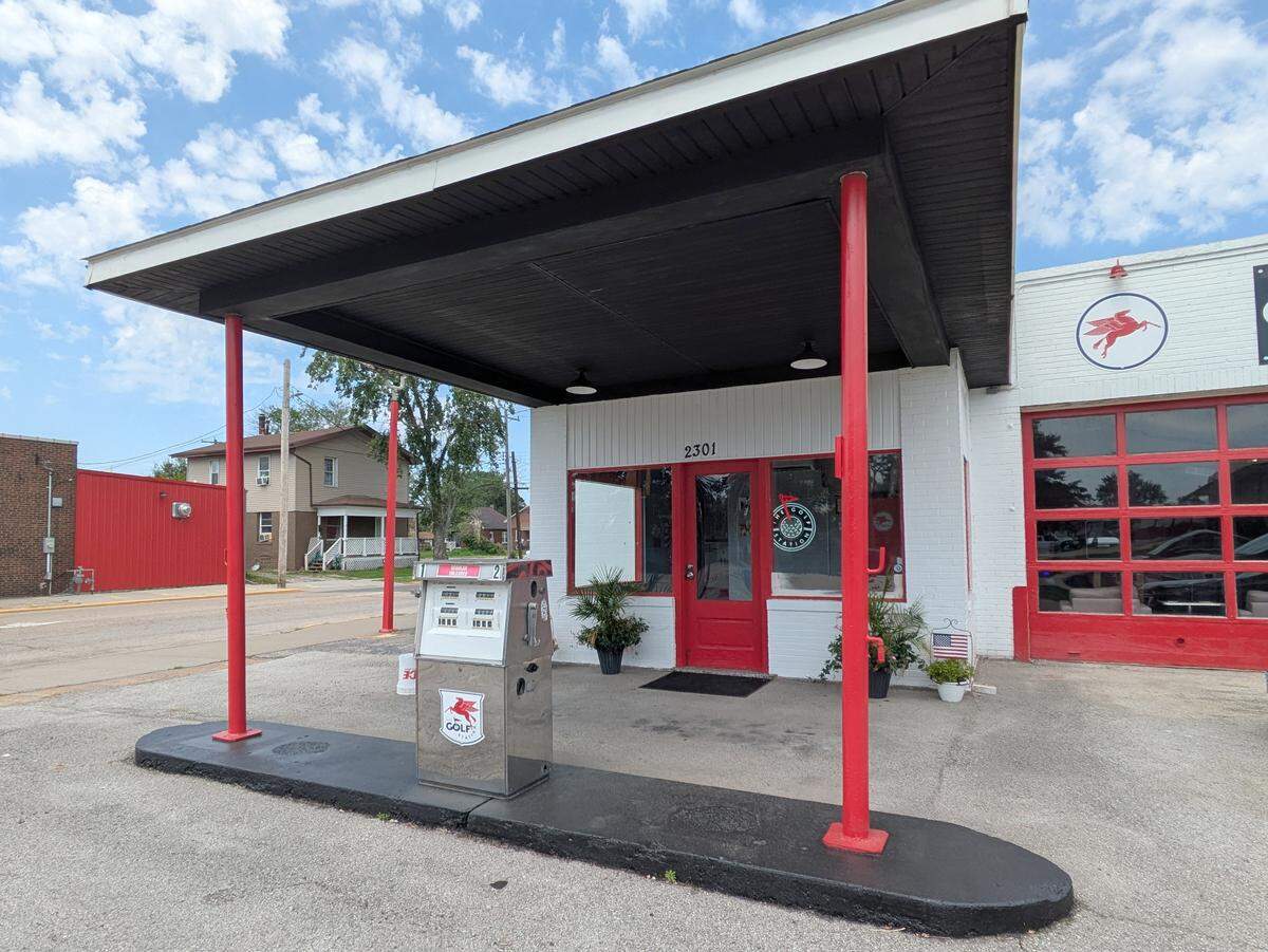 The Golf Station, 2301 Madison Ave., Granite City