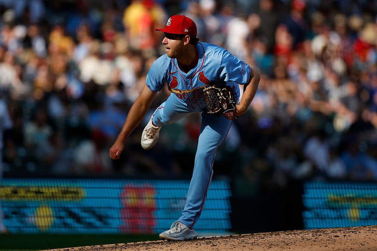 MILWAUKEE, WISCONSIN - JUNE 14: Kyle Leahy #62 of the St. Louis Cardinals throws a pitch in the sixth inning against against the Milwaukee Brewers at American Family Field on June 14, 2025 in Milwaukee, Wisconsin. (Photo by John Fisher/Getty Images)