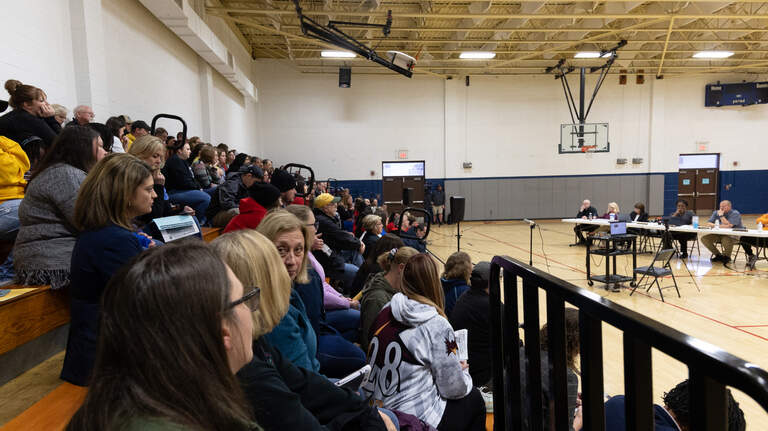 Teachers, parents at Fairview Heights school confront board about ‘financial difficulty’