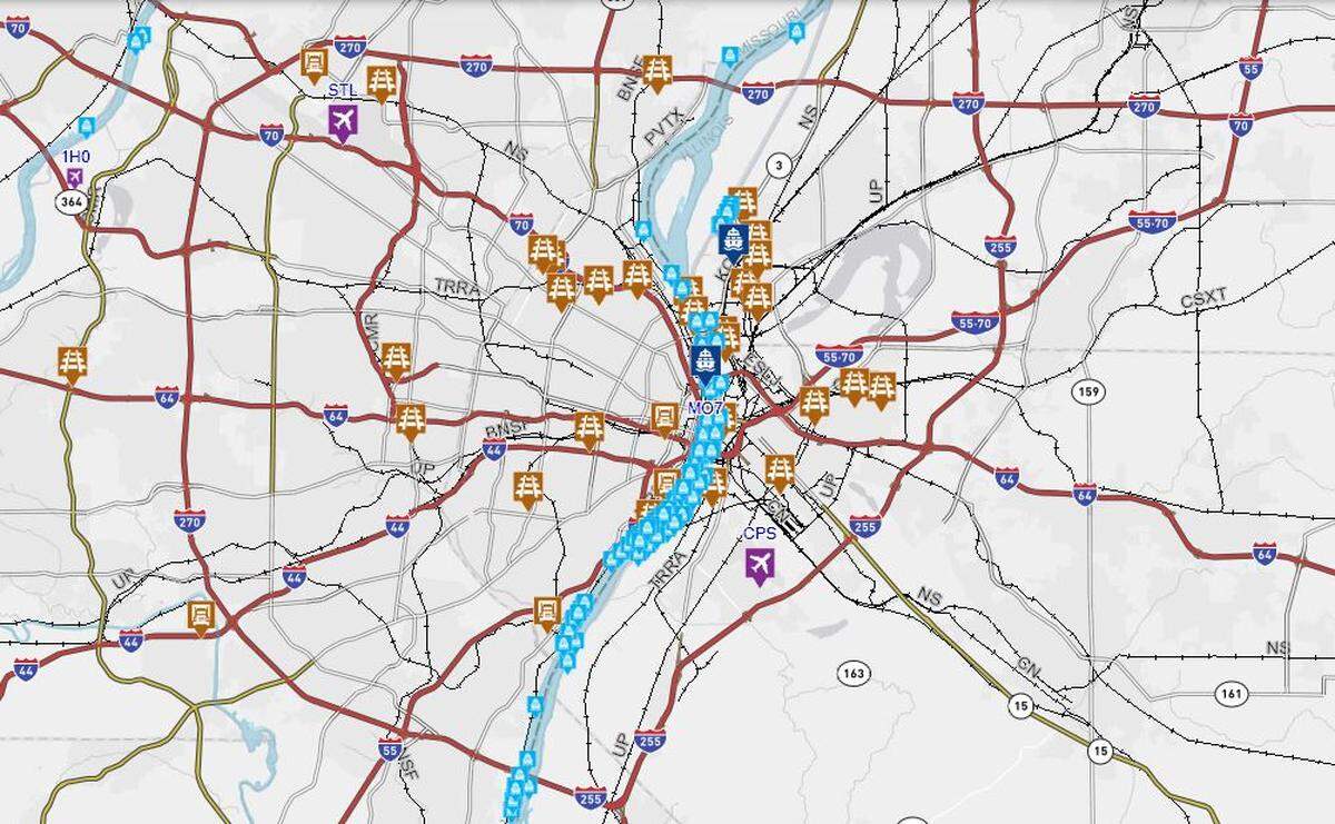 This map shows freight “assets” in the St. Louis region, including public ports in dark blue, private river terminals in light blue, airports in purple and distribution centers (railroad and truck) in brown.