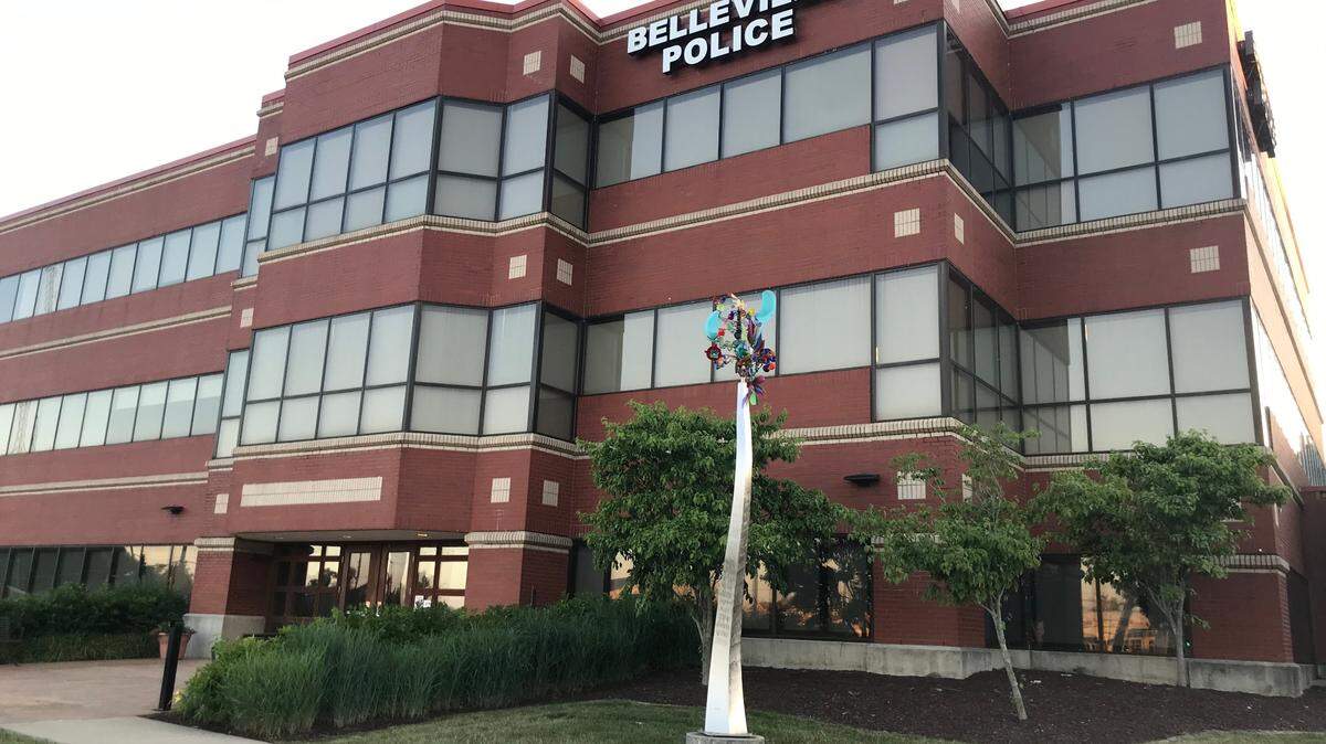 Belleville City Council has agreed to spend $820,000 to equip all 68 of its police officers with body cameras and to update dashboard cameras in all 35 of its patrol cars.