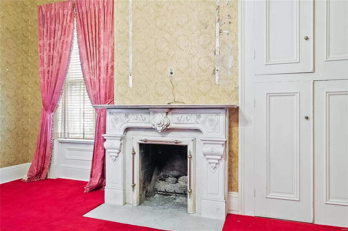 A room inside the Chenot mansion today includes one of the five fireplaces in the home.