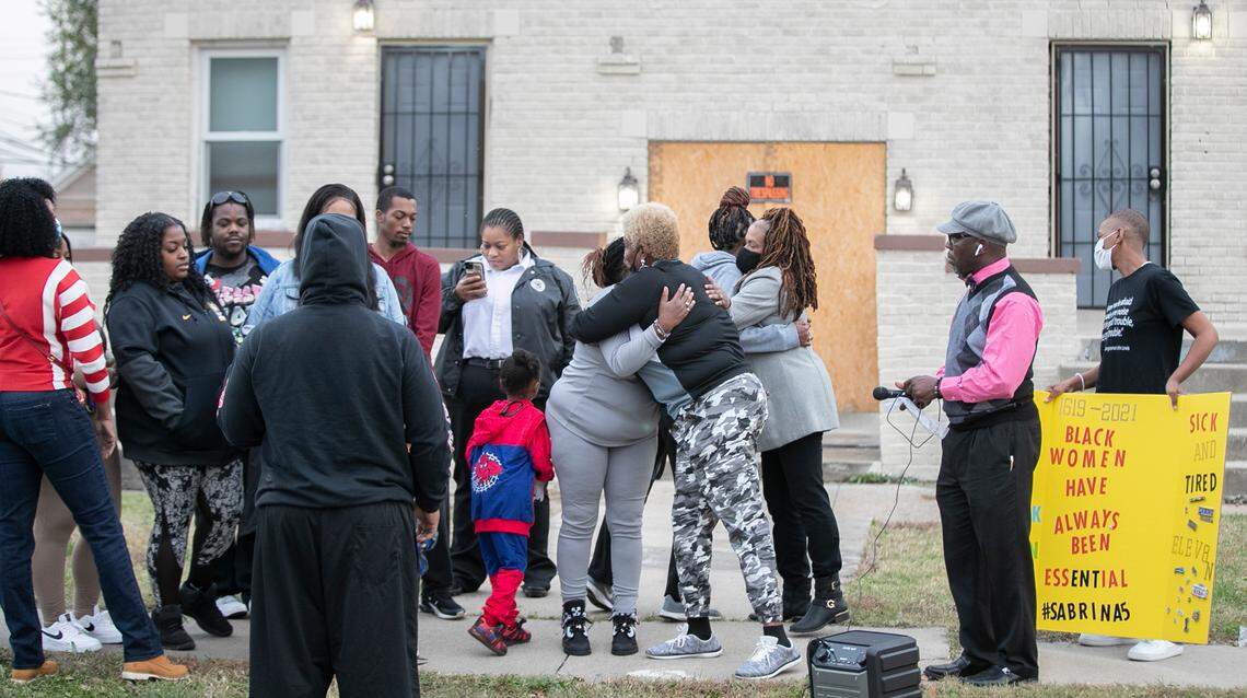 Family, friends and supporters of Sabrina Dunigan rally for her after recent charges were filed against her. She was charged with five counts of endangering life/health of a child. Her five children, Deontae, Neveah, Heaven, Jabari, and Loy’el all passed during a fire in the apartment located behing the group in E. St. Louis, Illinois on August 6, 2021.