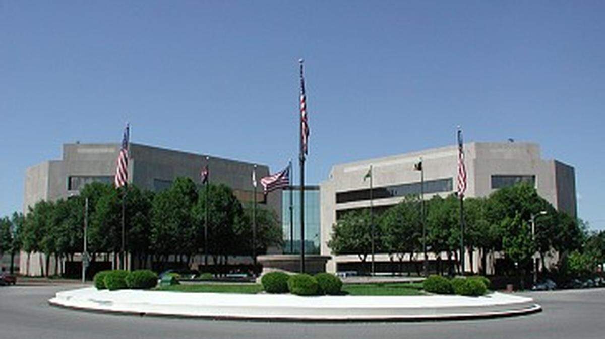 Weddings, civil unions subject to limits at St. Clair and Madison county courthouses