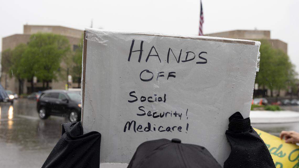 Trump cuts could shrink Illinois economy by $10B, according to report