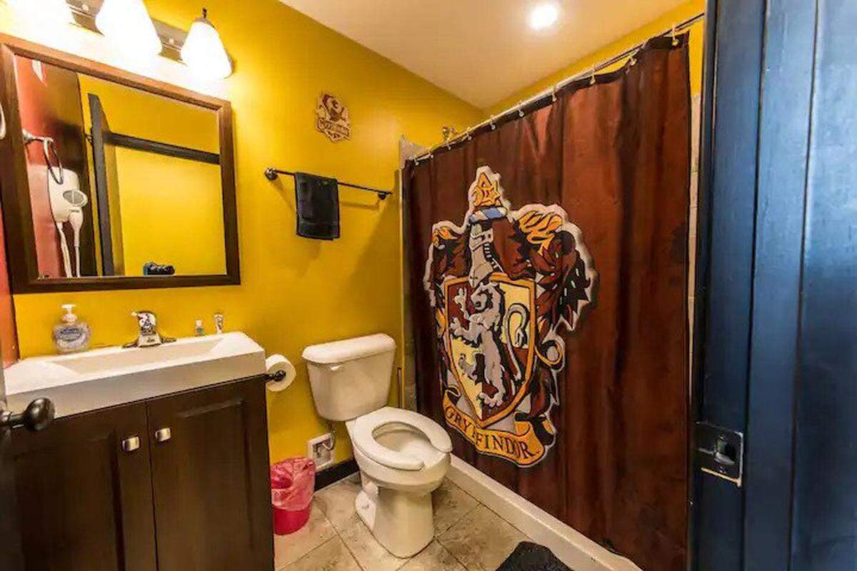 This “Hogwarts Dorms” themed Airbnb is located in downtown St. Louis.