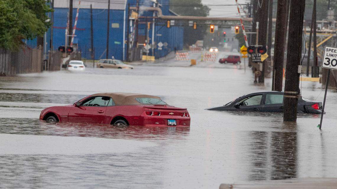 Turn around, don’t drown. Safety tips on how to drive around flooded roads in southwest IL