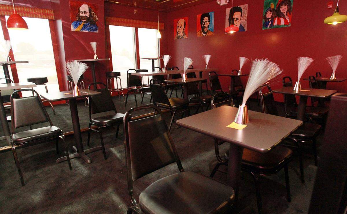 Hey Guys Comedy Club is closing after four years in business.
