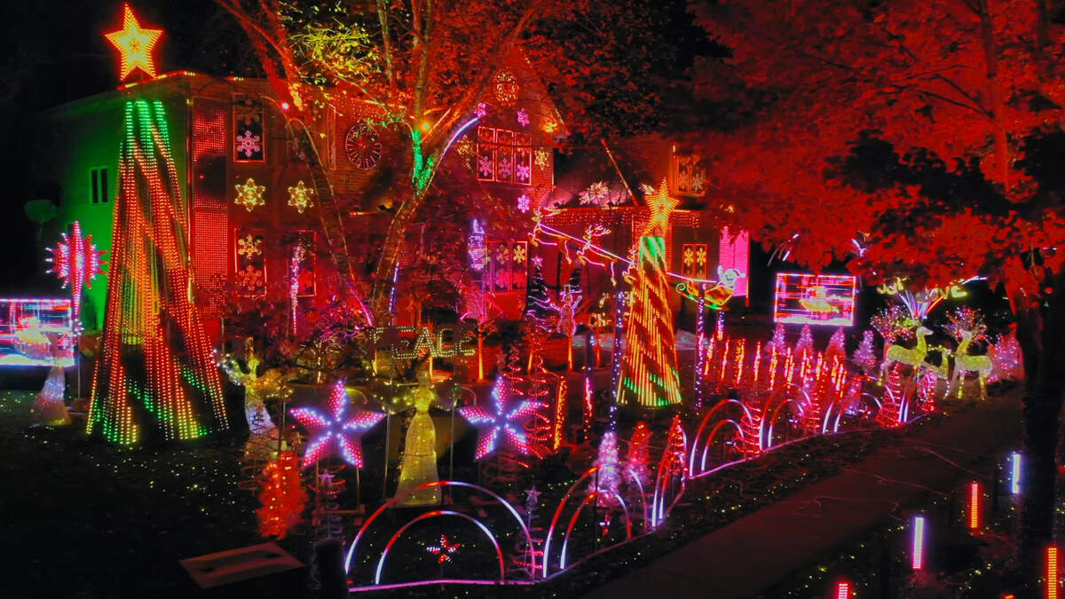 The Foy family from Batavia, Illinois, was featured in season 12, episode 1 of ABC’s The Great Christmas Light Fight.