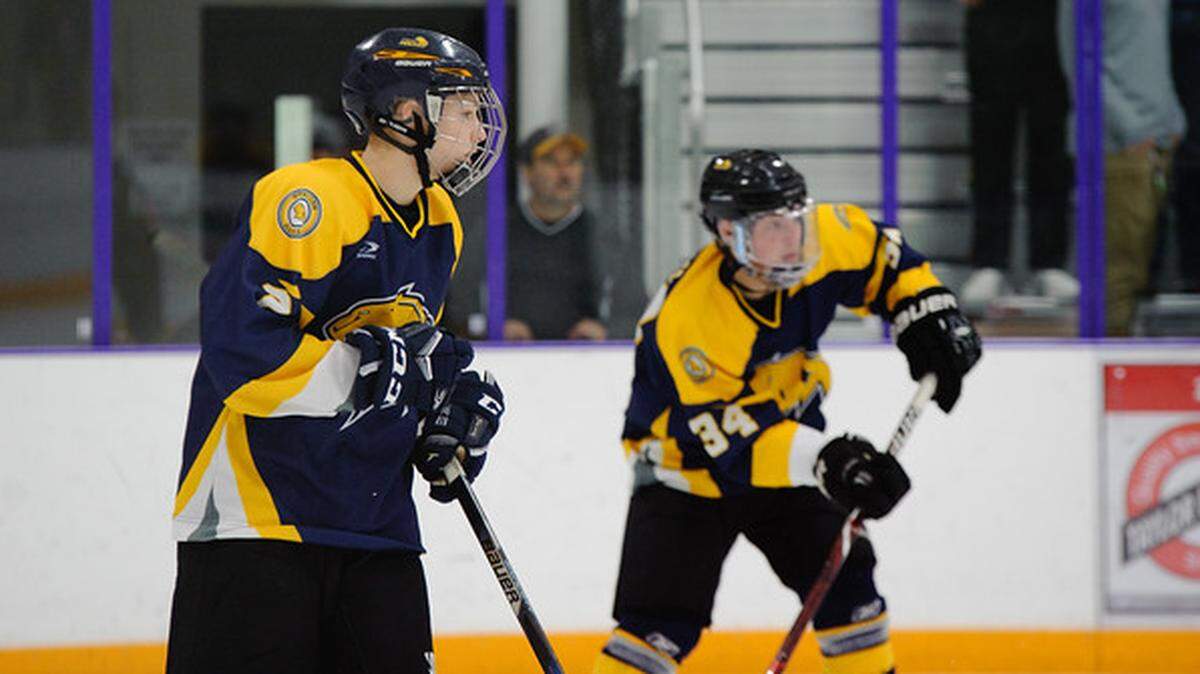Defenseman Jackson Winkler, a junior, and forward Jack Wallace, a senior, will be key players for the O’Fallon Varsity Hockey program this season. The Panthers, who are moving from the Mississippi Valley Club Hockey Association to the Mid-States Suburban Conference this year, went 15-5-1 in 2017-18.