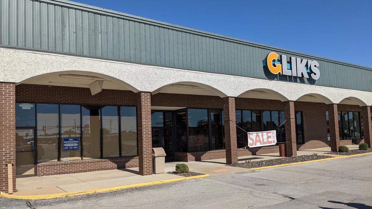 Glik’s Highland location with view of the vacant space that will become the Glik’s Men’s Shop.