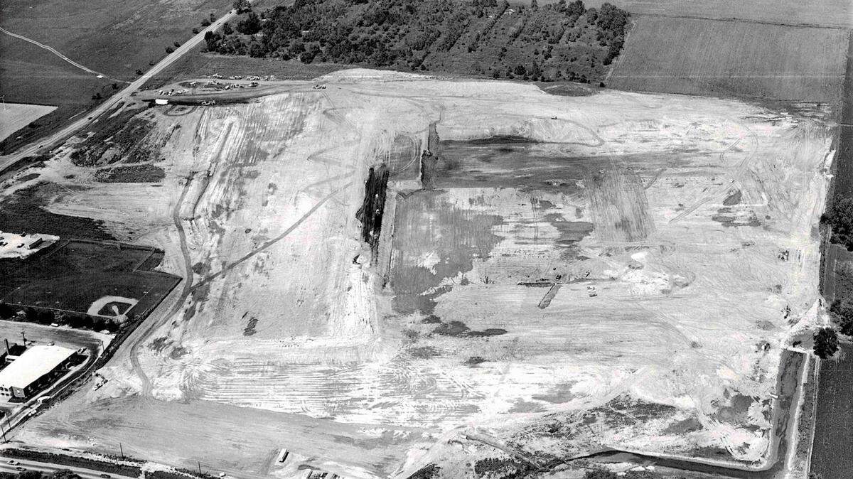 Aerial view of the St. Clair Square site, dated Aug. 28, 1972. Courtesy of St. Clair Square