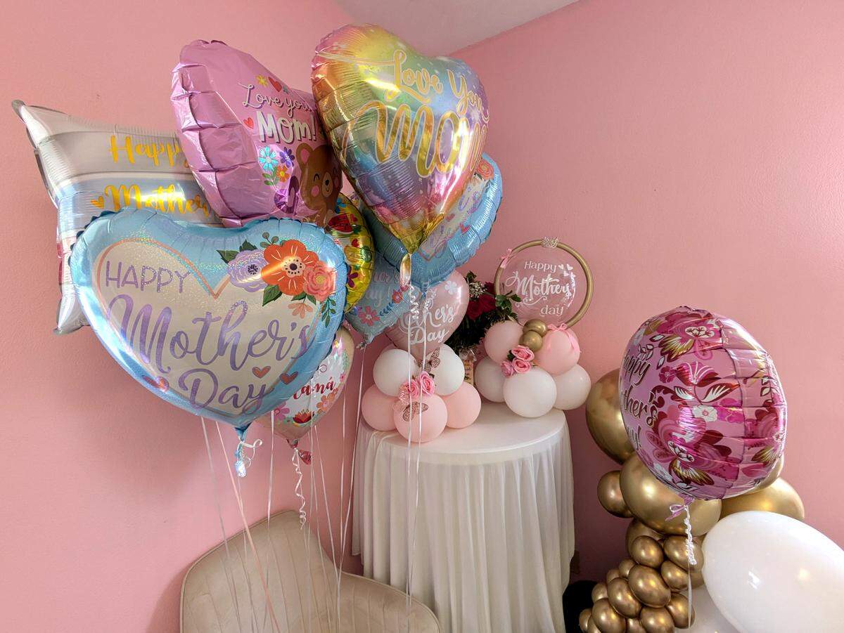 Mother’s Day balloons at LovelyLoons in Fairview Heights
