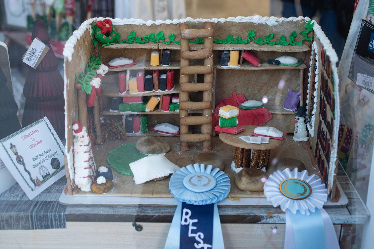 Gingerbread house by Lillian Skaer, located at Sawdust & Glitter.