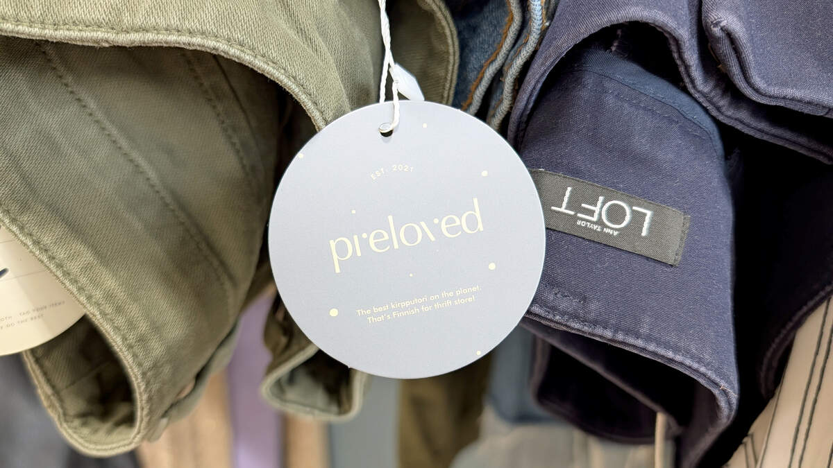 Close-up of a sales tag a Preloved in O'Fallon