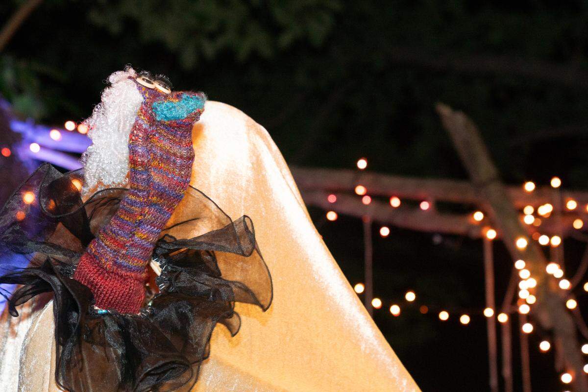 One of the events in Thursday night’s performance included sock puppeteer Mindi Romani, who’s puppet informed the crowd of the dangers of oil extraction in a southern drawl. “I’m glad someone’s here getting photos,” Romani said, “I don’t think my mom really knows what I do.”