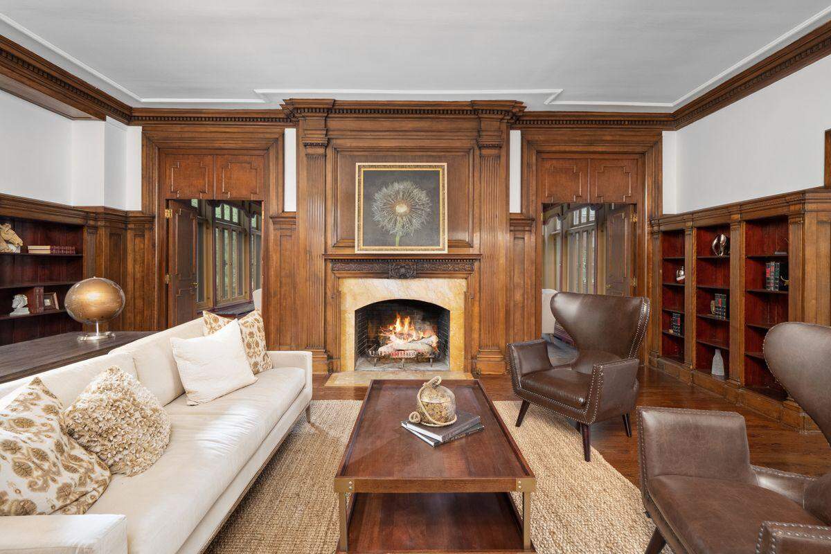 48 Portland Place, Saint Louis, MO 63108