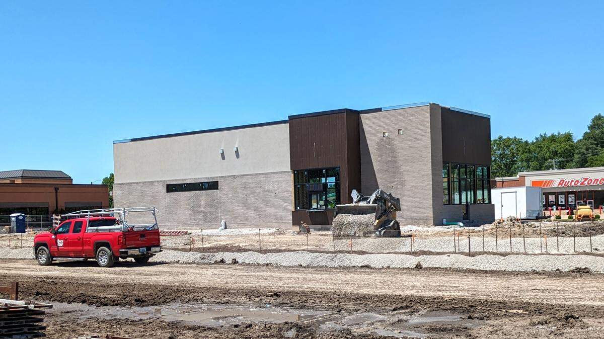 Starbucks, Lincoln Avenue and U.S. Highway 50 in O’Fallon
