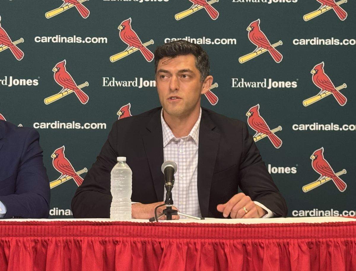 Chaim Bloom speaks to reporters during a press conference at Busch Stadium on Monday, Sept. 30. He’ll be the Cardinals President of Baseball Operations at the end of the 2025 season.