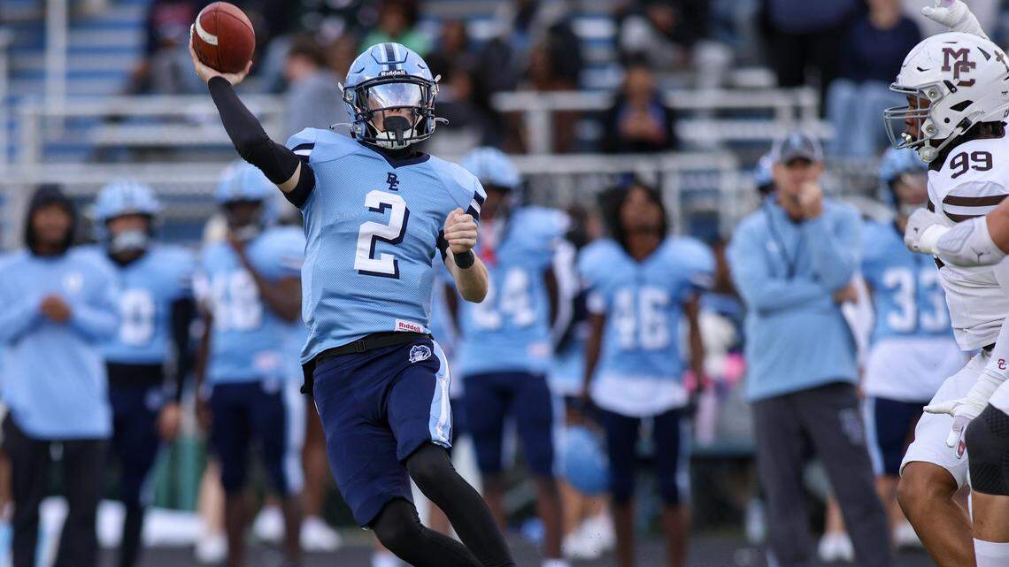 Chicago powerhouse too much for Belleville East in football playoffs