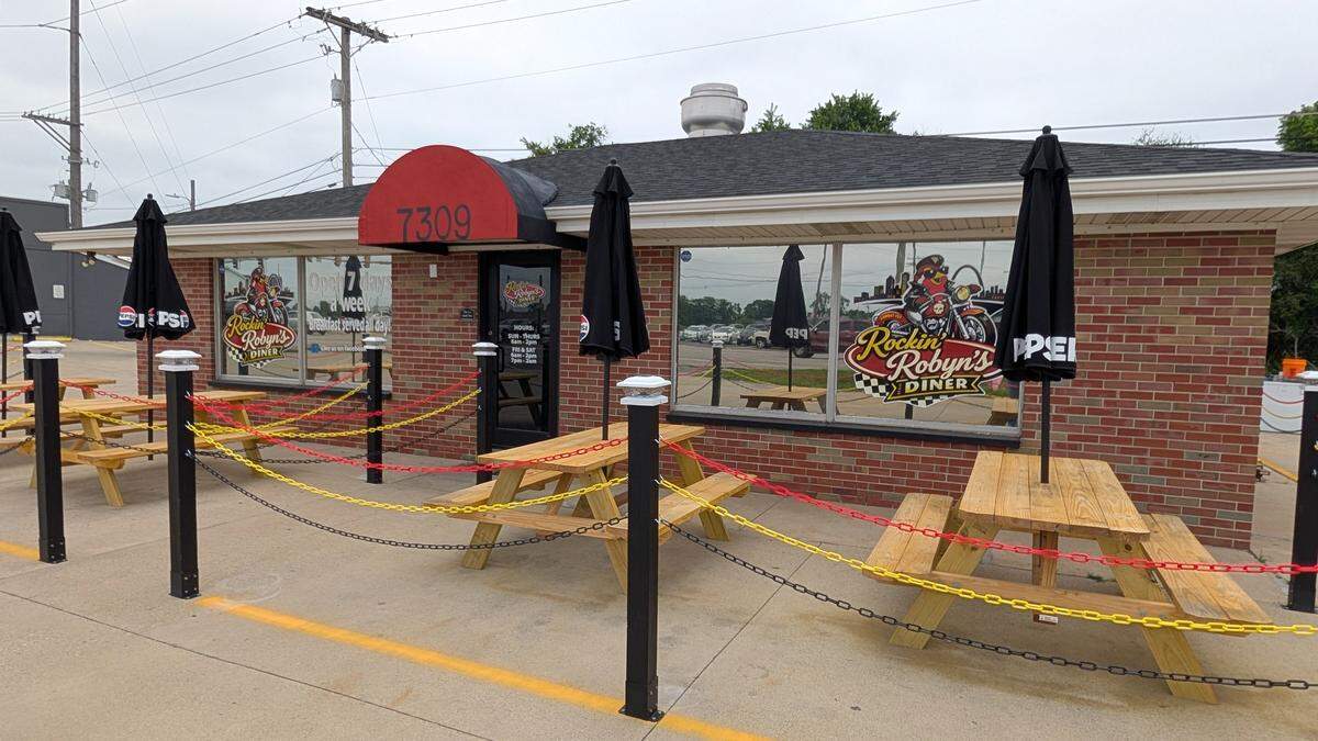 Veteran-owned Rockin' Robyn's Diner will open soon at 7309 Old St. Louis Road in Belleville.