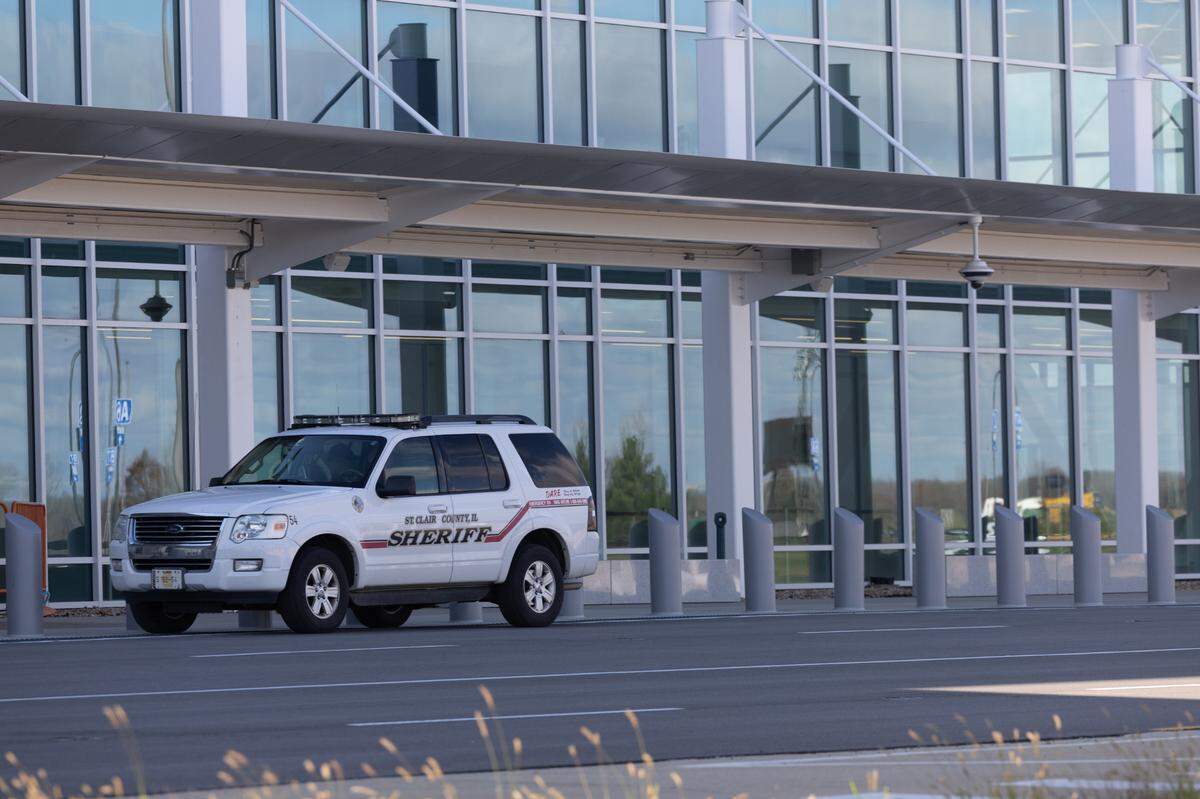 A St. Clair County Sheriff’s Department vehicle parked outside of MidAmerica St. Louis Airport in Mascoutah on Nov. 21, 2024. A sheriff’s deputy is stationed at the airport to ensure they can meet the required 15-minute response time if called to a TSA checkpoint.
