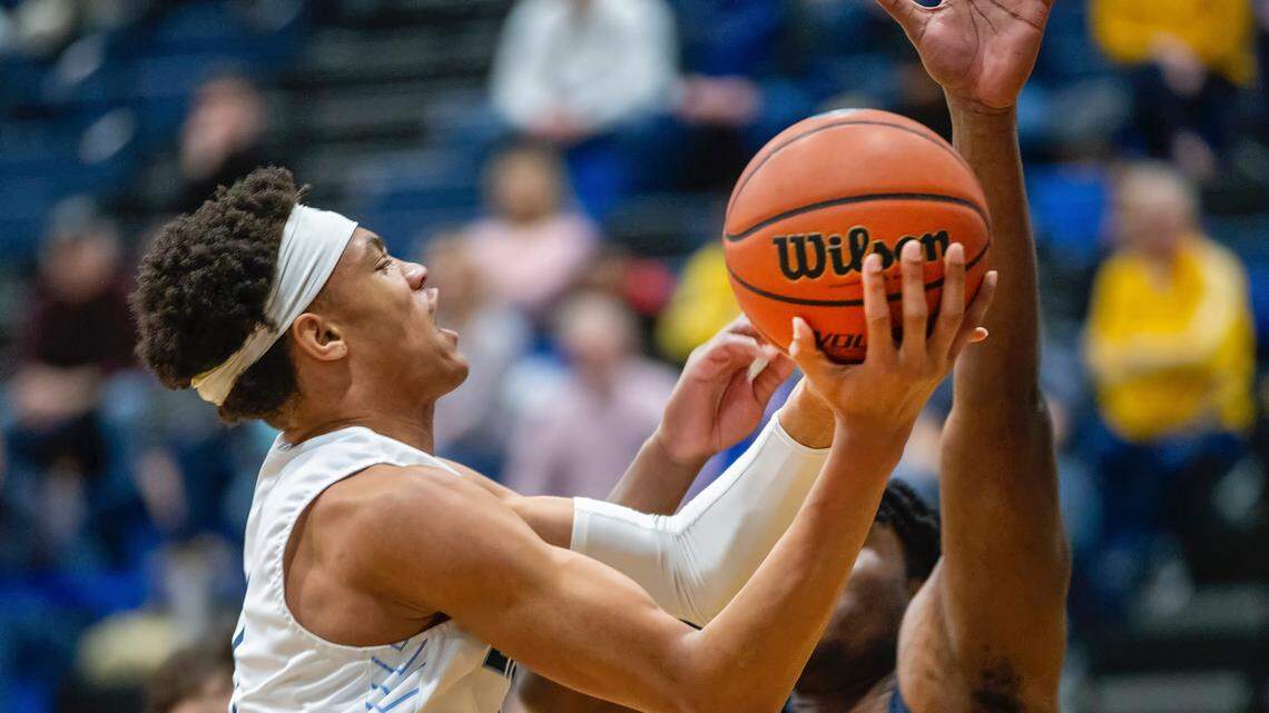 Two of southwestern Illinois’ top basketball programs take hits with key transfers