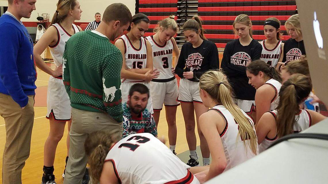 Wilke’s late surge pushes Highland past Civic Memorial for sectional crown