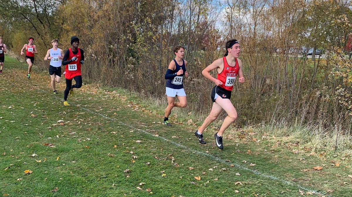 Belleville East sophomore Quin Gray competes during the cross country season last fall.