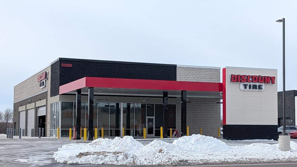 Discount Tire, 5500 Belleville Crossing St., Belleville