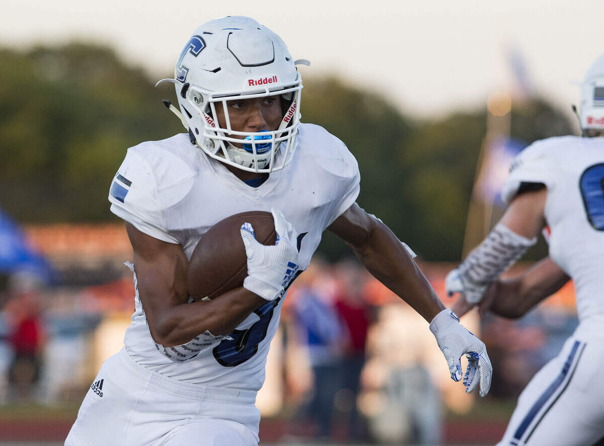 September 6, 2019 - Waterloo, IL - Columbia’s Donavan Bieber carries the ball during the Columbia Waterloo Varsity Football game. [Photo: Chris Johns]