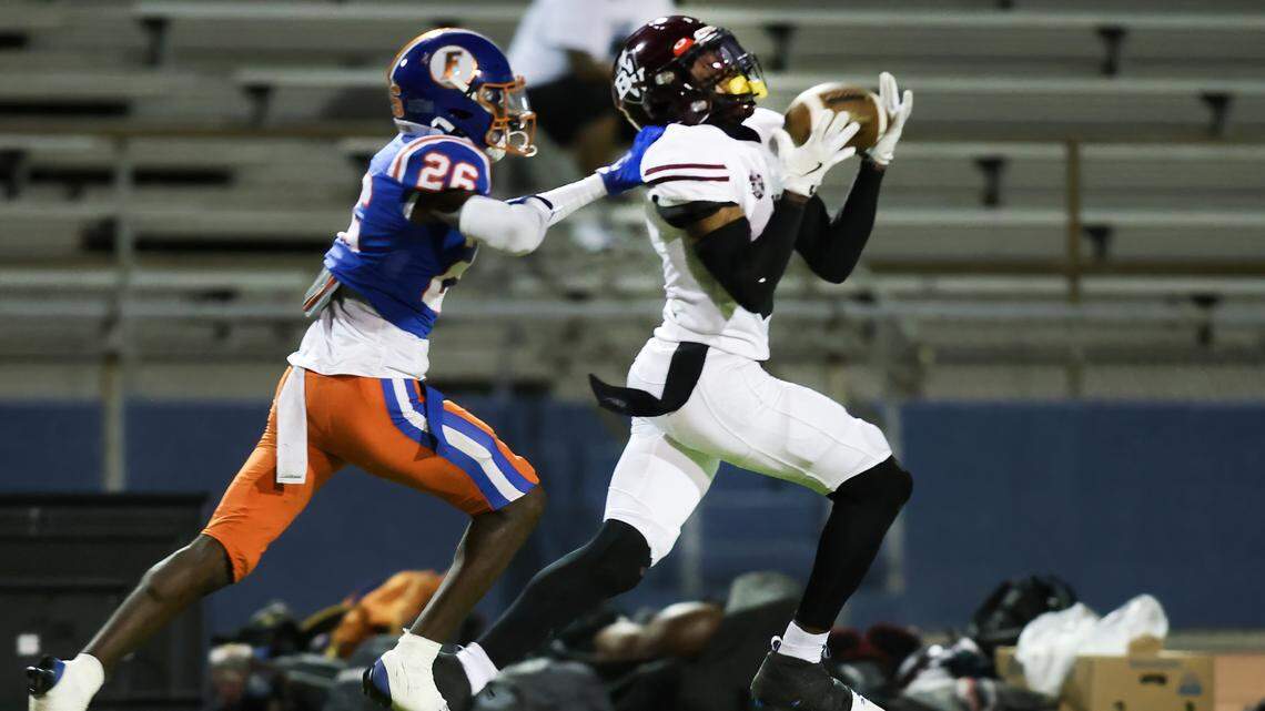 Twenty-six DI colleges want Belleville West football standout. Here’s his shortlist