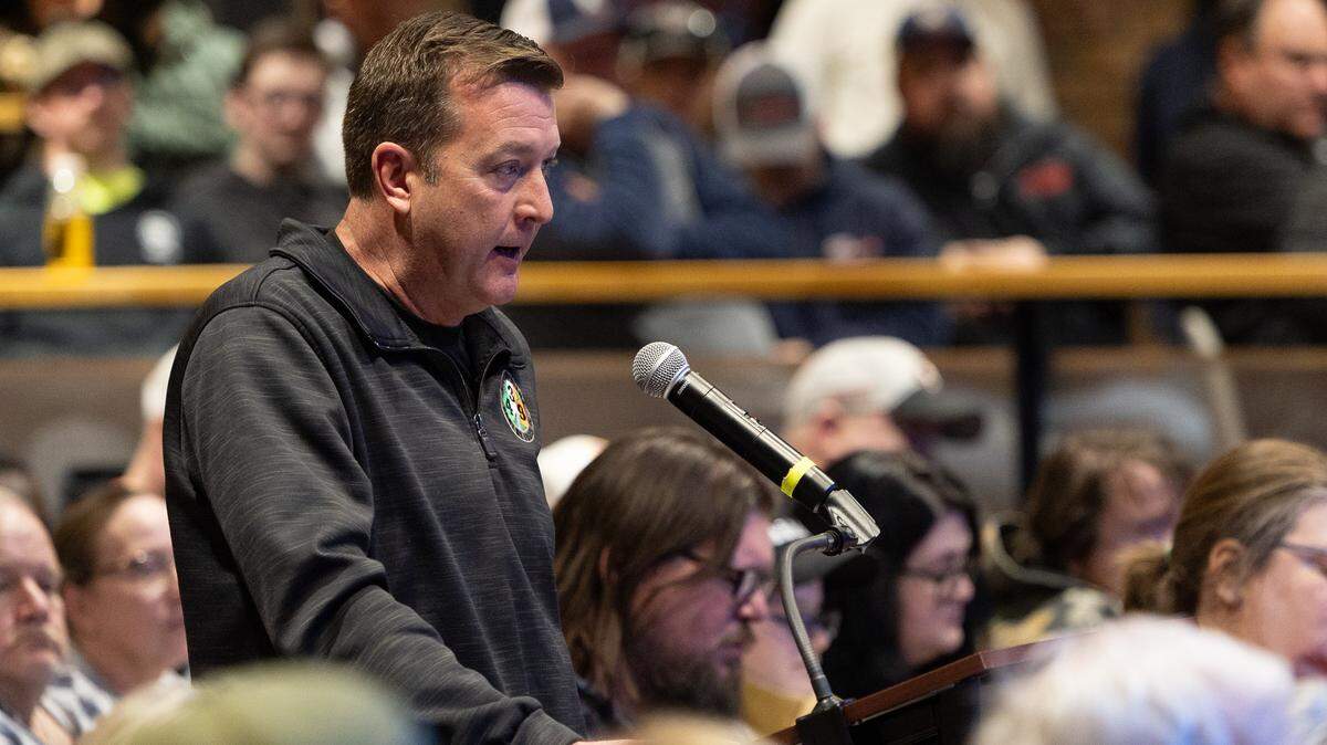 Charles Bailey Jr., of Steamfitters Local 409 in East St. Louis, speaks at a public forum on Thursday at The Mill community center in Granite City. He’s in favor of building a data center to create jobs.