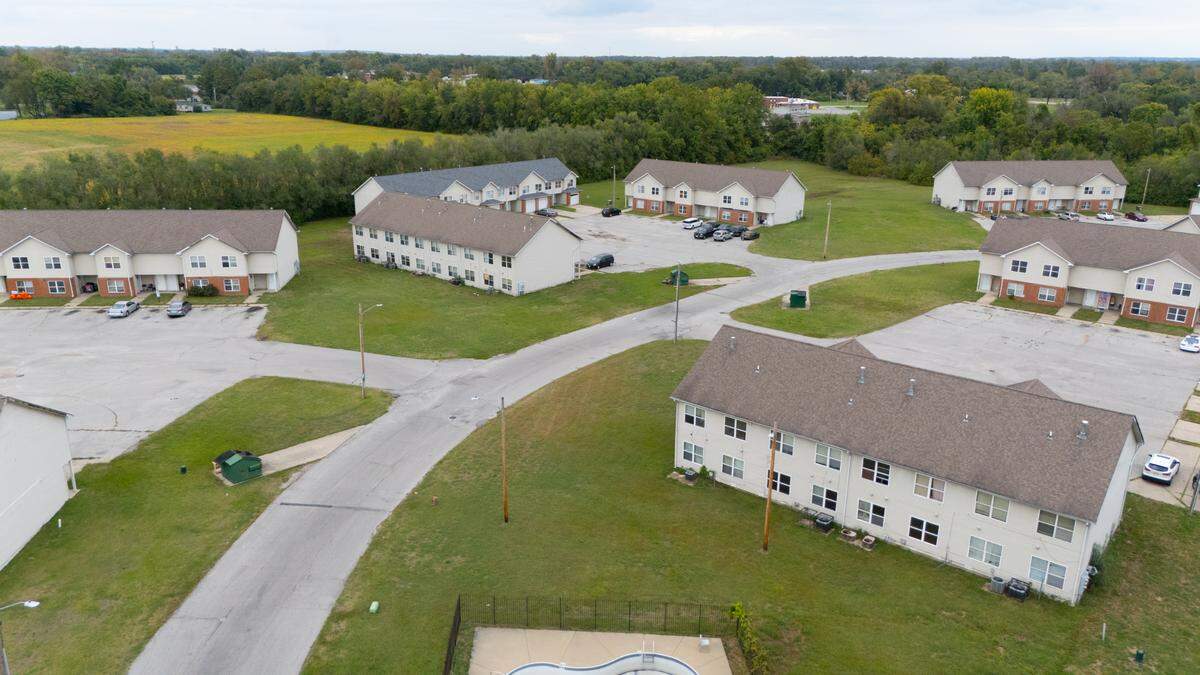 Centreville Courts in Cahokia Heights has about 100 units but a little over half of them are vacant.