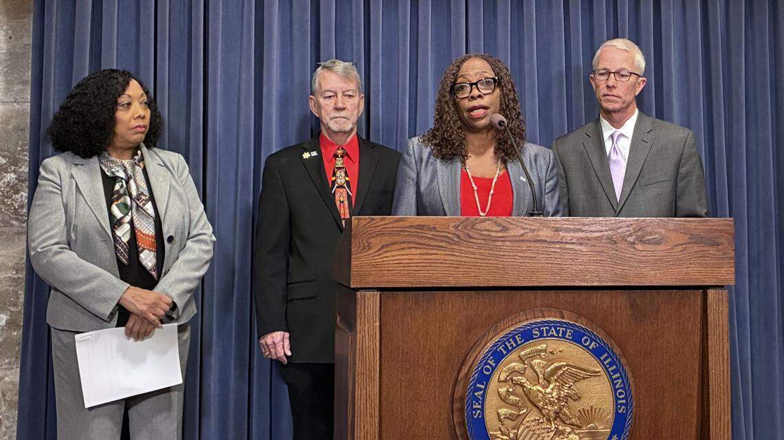 Illinois mayors call on Pritzker to rethink flat local government funding