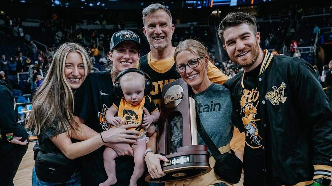 ‘The best leader and best teammate’: Caitlin Clark praises her metro-east roommate