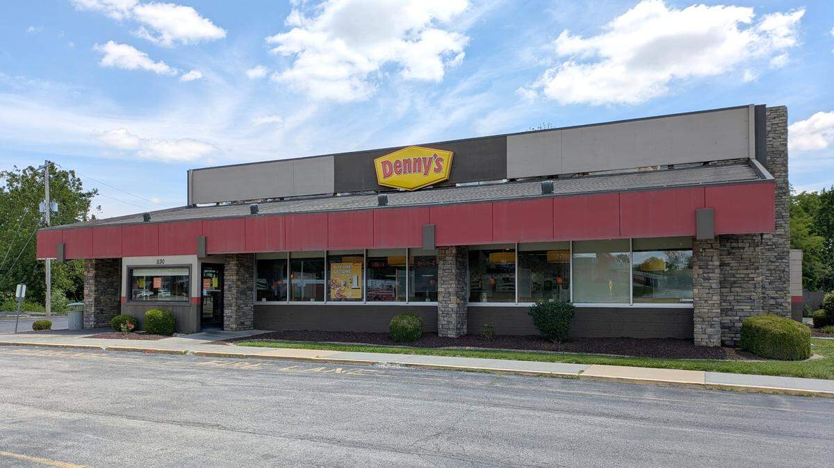 Denny’s, 1130 S. Illinois St., Belleville
