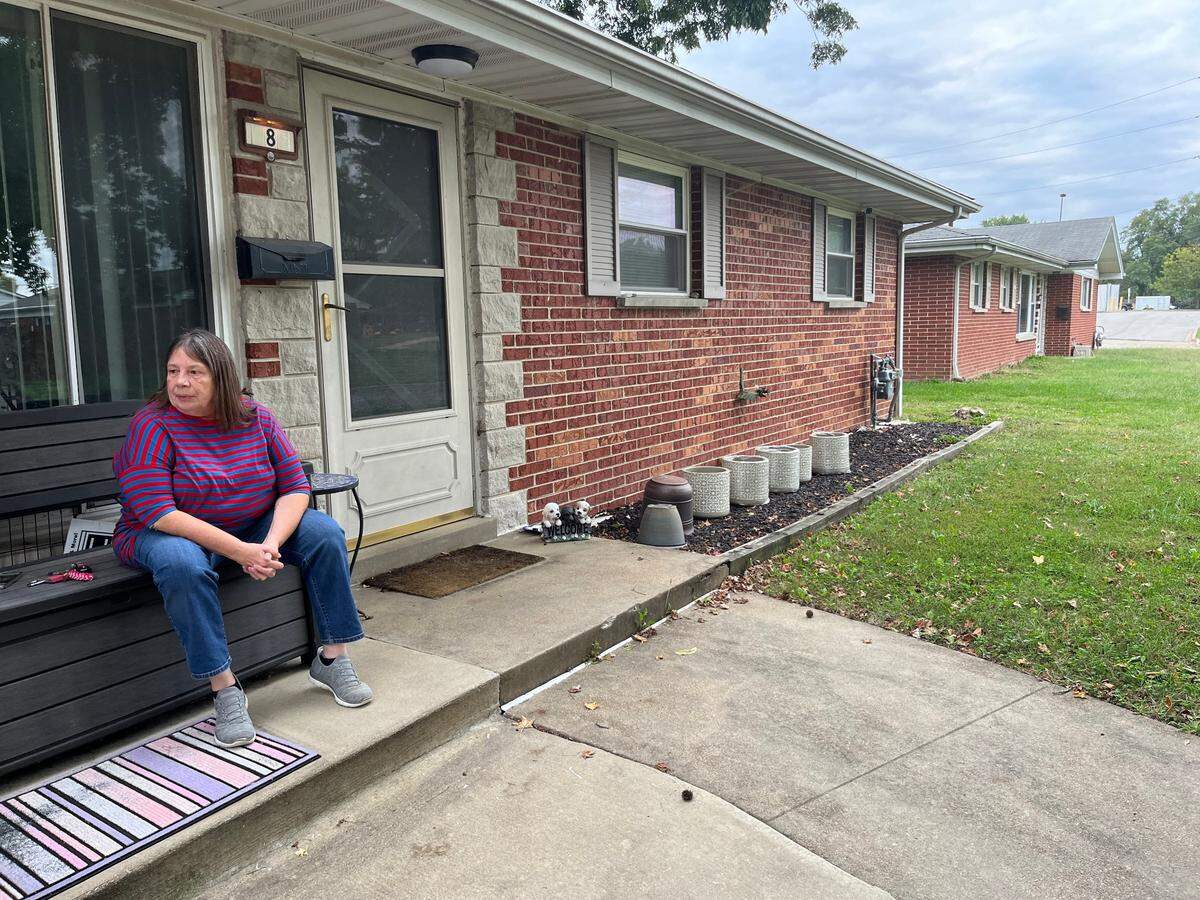 In the past two years, Vickie Jordan has faced her daughter’s death from cancer, a fall that required $17,000 in dental work and mine subsidence that severely damaged her home on Chaucer Drive in Belleville.